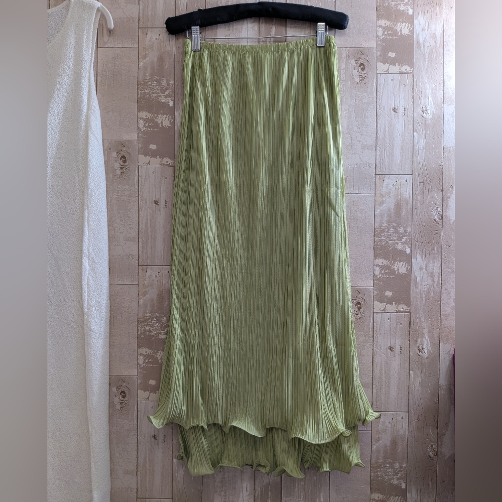 Commense Pleated Layered Ruffle Skirt Set - Picture 5 of 16